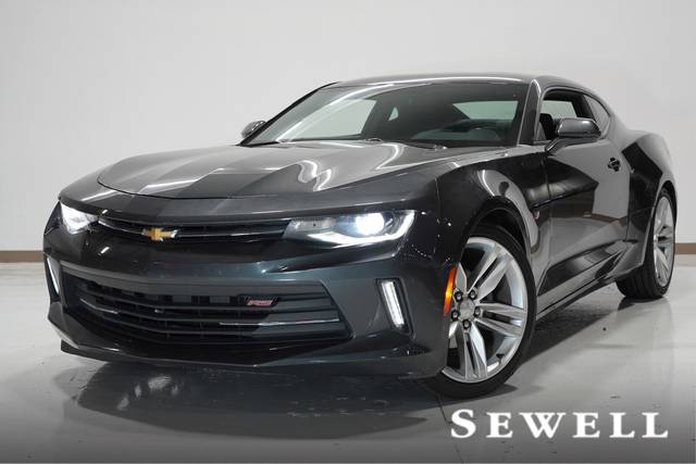 2017 Chevrolet Camaro 1LT RWD photo