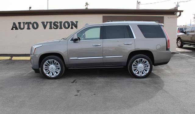 2017 Cadillac Escalade Platinum 4WD photo