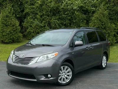 2017 Toyota Sienna XLE Premium AWD photo