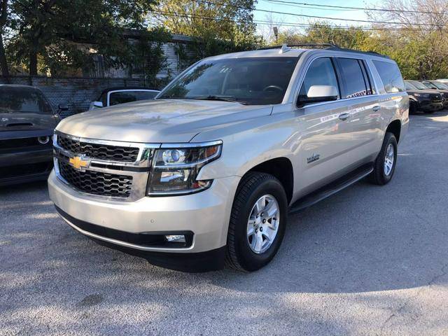 2017 Chevrolet Suburban LT RWD photo