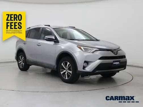 2017 Toyota RAV4 XLE FWD photo