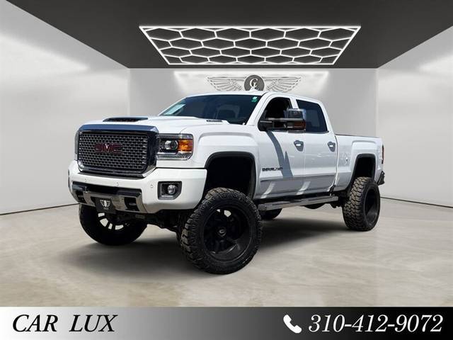 2017 GMC Sierra 2500HD Denali 4WD photo