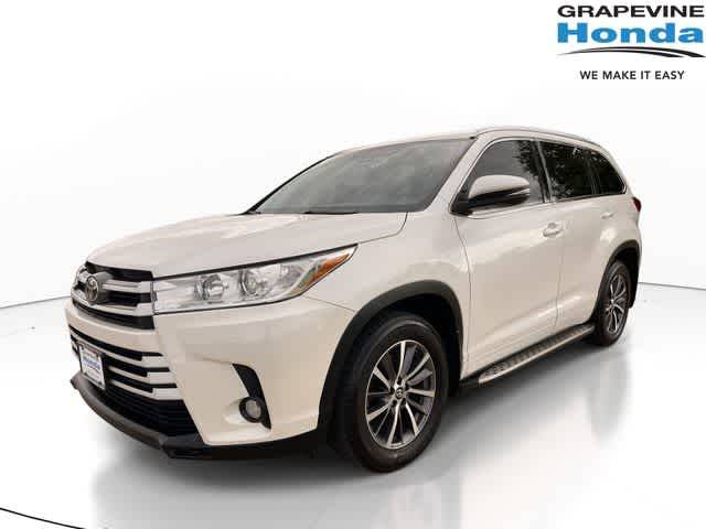 2017 Toyota Highlander XLE FWD photo