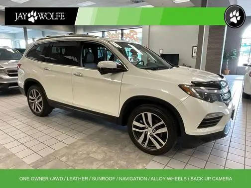 2017 Honda Pilot Touring AWD photo