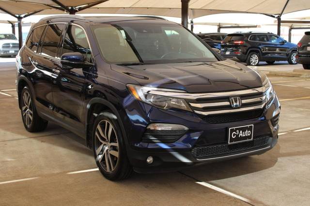 2017 Honda Pilot Touring FWD photo