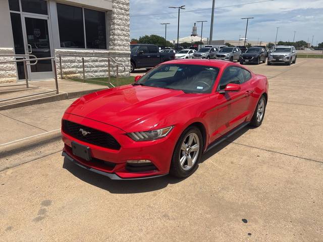 2017 Ford Mustang V6 RWD photo