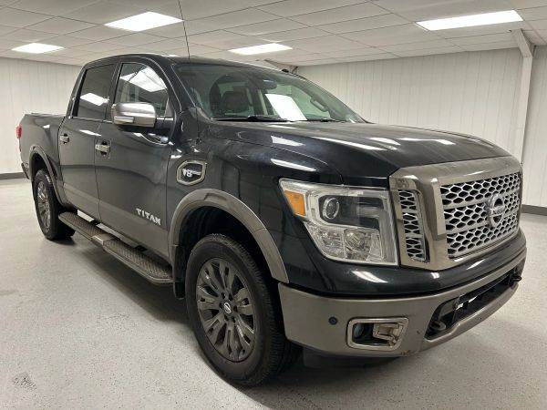 2017 Nissan Titan Platinum Reserve 4WD photo