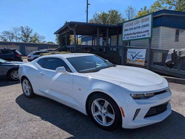 2017 Chevrolet Camaro 1LT RWD photo