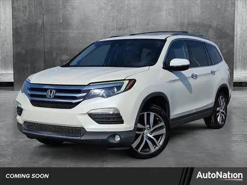 2017 Honda Pilot Touring FWD photo