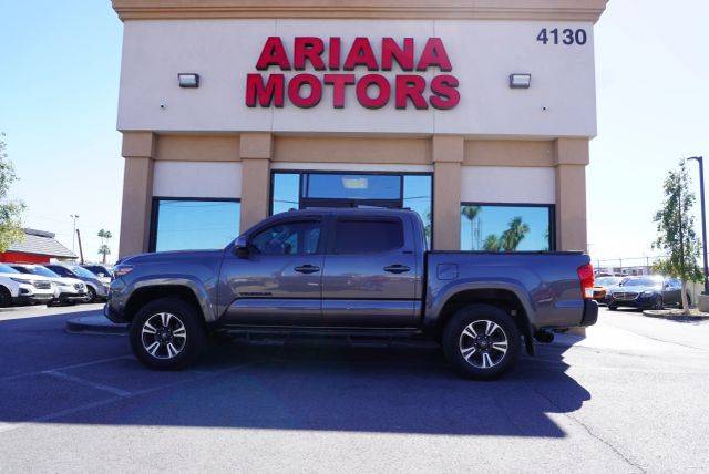 2017 Toyota Tacoma SR5 4WD photo