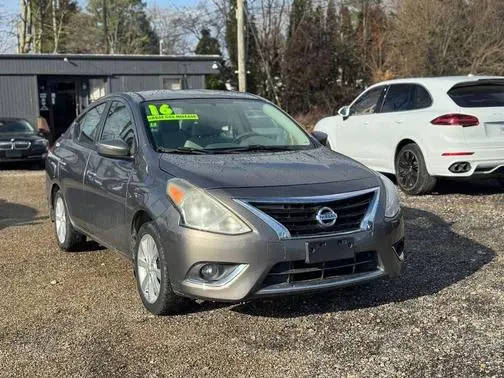 2016 Nissan Versa SL FWD photo