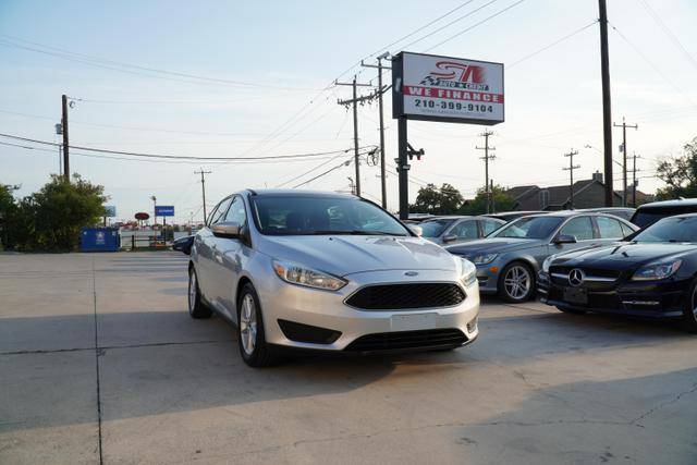 2015 Ford Focus SE FWD photo