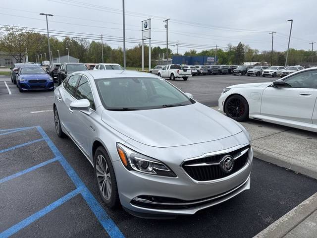 2017 Buick LaCrosse Essence FWD photo