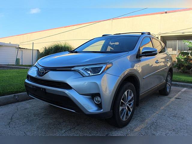 2017 Toyota RAV4 XLE AWD photo