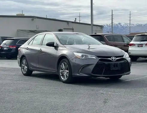 2017 Toyota Camry SE FWD photo