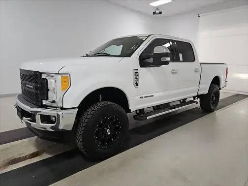 2017 Ford F-350 Super Duty Lariat 4WD photo