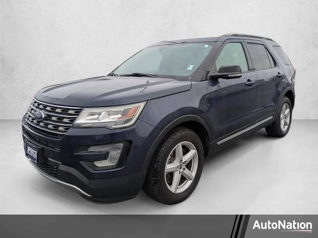 2017 Ford Explorer XLT 4WD photo