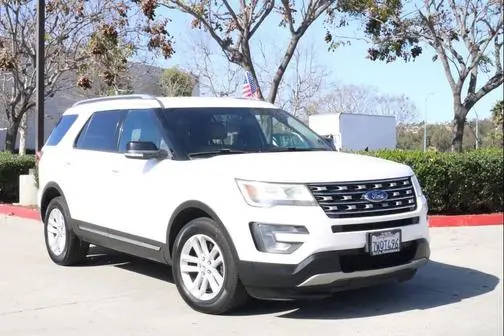 2017 Ford Explorer XLT FWD photo