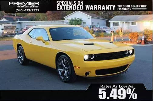 2017 Dodge Challenger SXT RWD photo