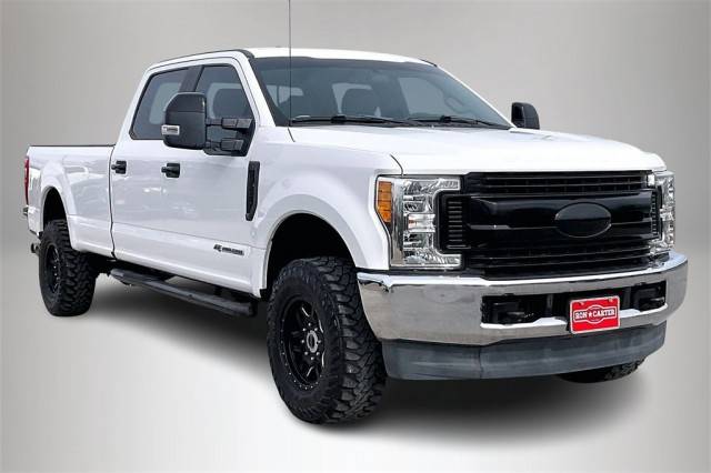 2017 Ford F-250 Super Duty XL 4WD photo