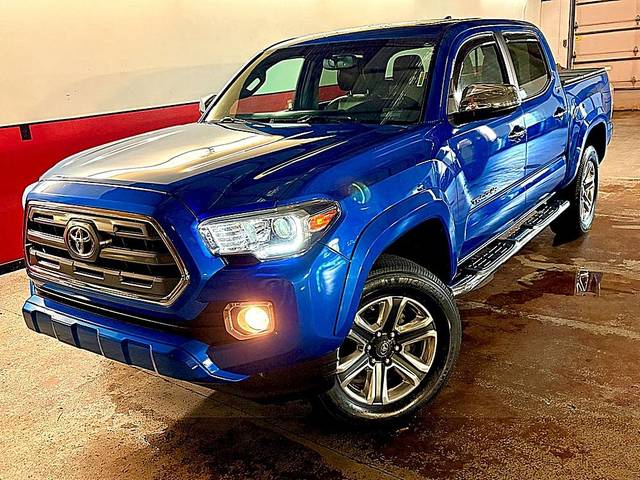 2017 Toyota Tacoma Limited 4WD photo