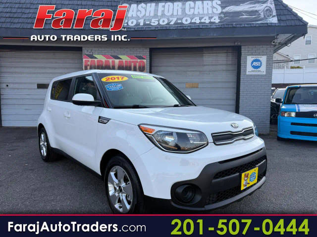 2017 Kia Soul Base FWD photo