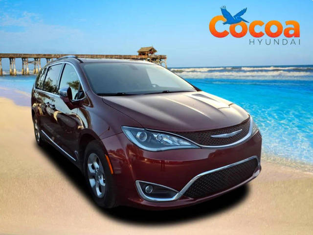 2017 Chrysler Pacifica Minivan Limited FWD photo