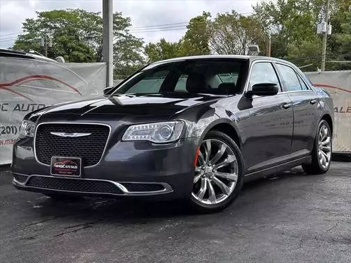 2017 Chrysler 300 Limited RWD photo