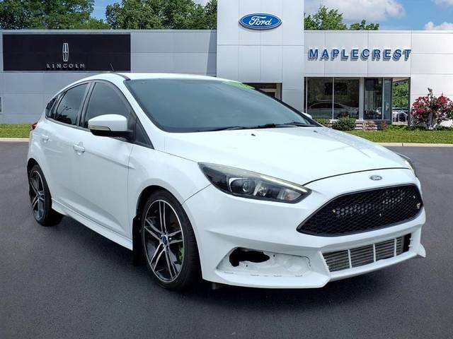 2017 Ford Focus ST FWD photo