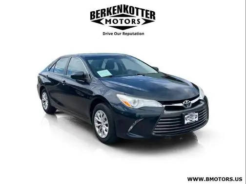 2017 Toyota Camry LE FWD photo