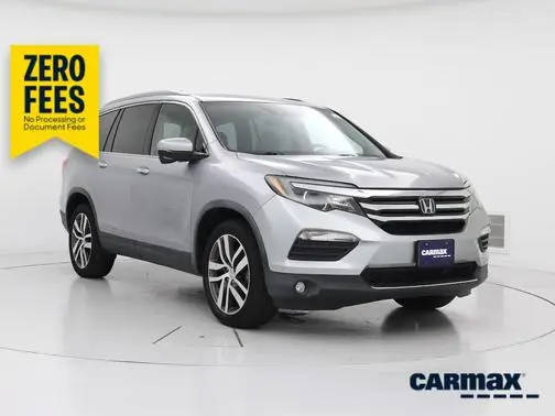 2017 Honda Pilot Touring AWD photo