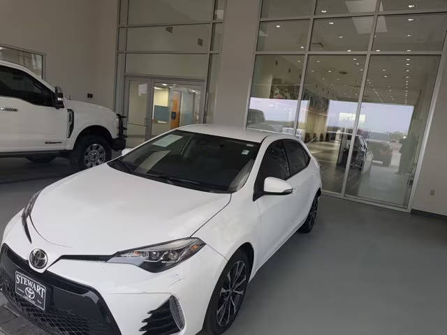 2017 Toyota Corolla SE FWD photo