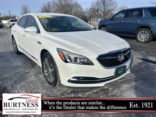 2017 Buick LaCrosse Essence FWD photo