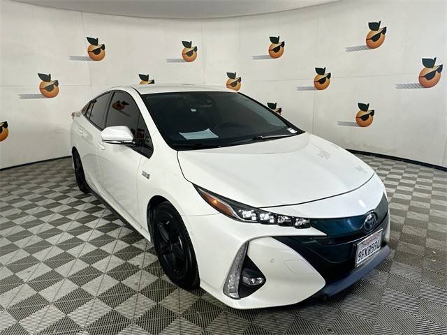 2017 Toyota Prius Prime Advanced FWD photo