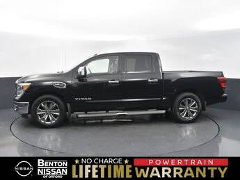 2017 Nissan Titan SL RWD photo