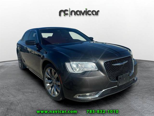 2017 Chrysler 300 Limited RWD photo