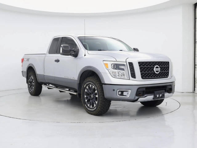 2017 Nissan Titan PRO-4X 4WD photo