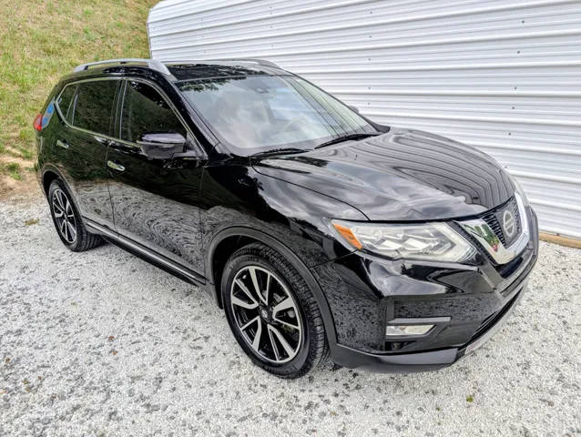 2017 Nissan Rogue SL FWD photo