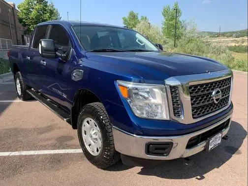 2017 Nissan Titan XD SV 4WD photo