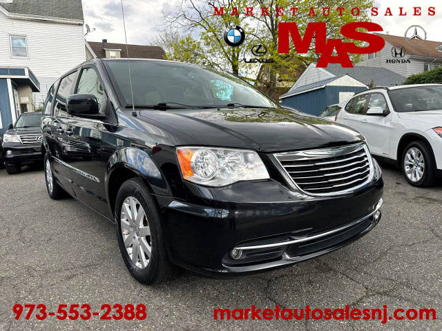 2015 Chrysler Town and Country Touring FWD photo