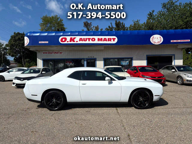 2016 Dodge Challenger SXT RWD photo
