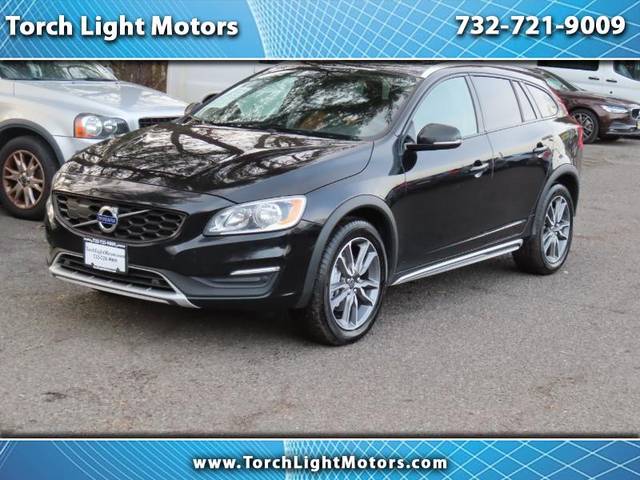 2017 Volvo V60 Cross Country  AWD photo