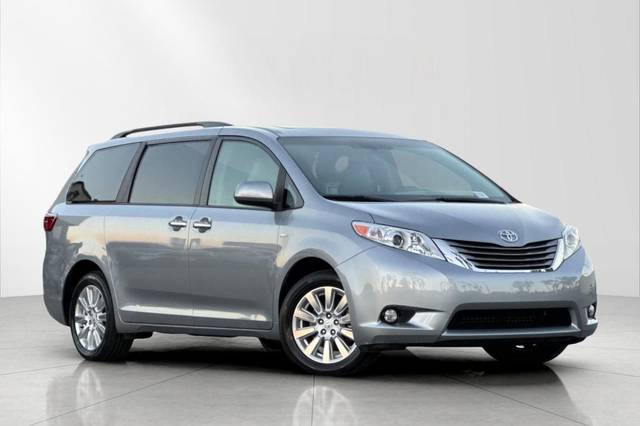 2017 Toyota Sienna XLE AWD photo