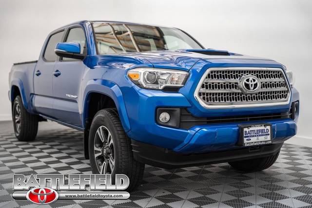 2017 Toyota Tacoma TRD Sport 4WD photo