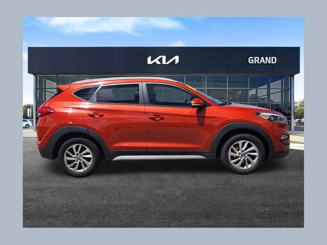 2017 Hyundai Tucson SE Plus AWD photo