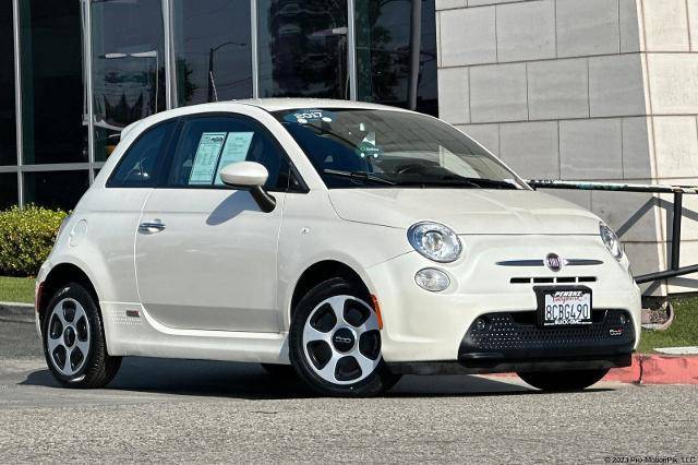 2017 FIAT 500e  FWD photo