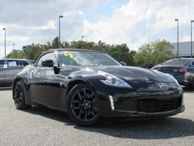 2017 Nissan 370Z Touring RWD photo