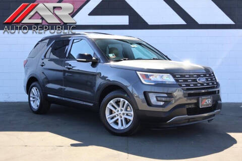 2017 Ford Explorer XLT FWD photo