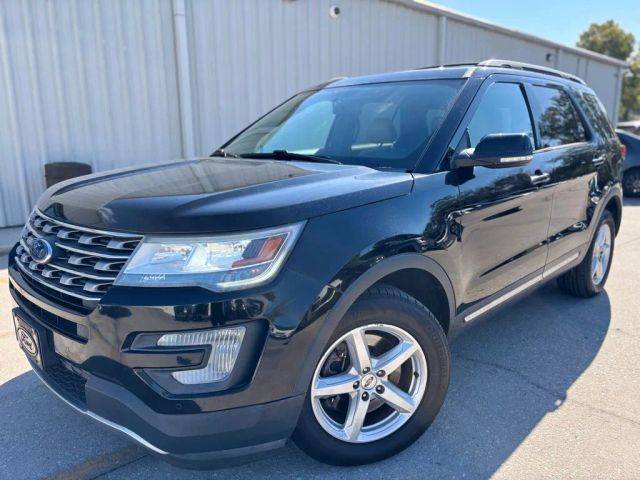 2017 Ford Explorer XLT 4WD photo