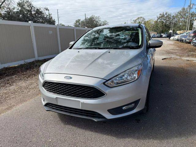 2016 Ford Focus SE FWD photo